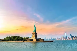 "Iconic landmarks from New York City, Philadelphia, and Washington, D.C., showcasing the best East Coast holiday destinations of Washington to new york city tour packages